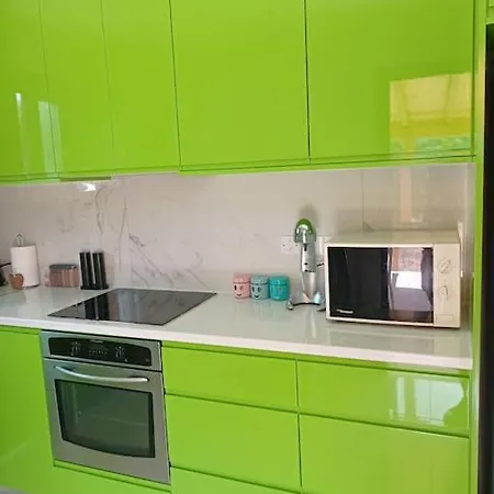 Rockaway House Pomos