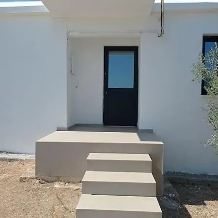 Rockaway House Pomos